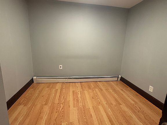 3rd image of 27 Pearl St #3
