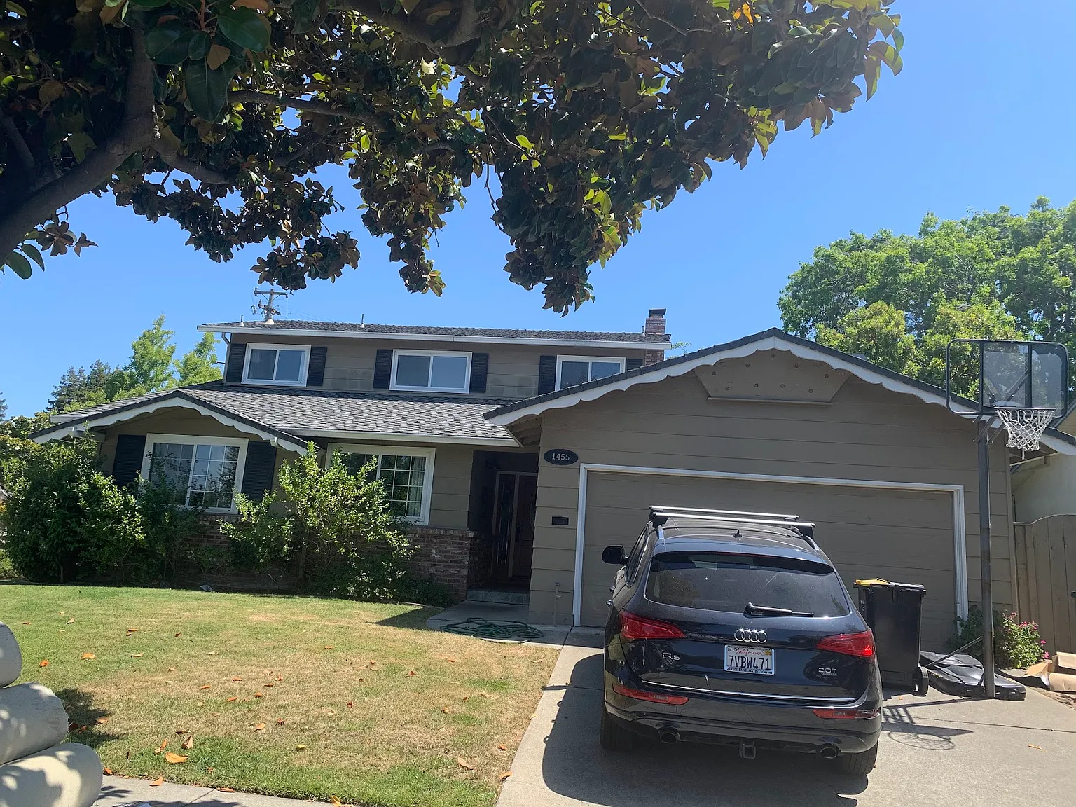 5 bed, 2412 sqft, $8,250 — Photo 1