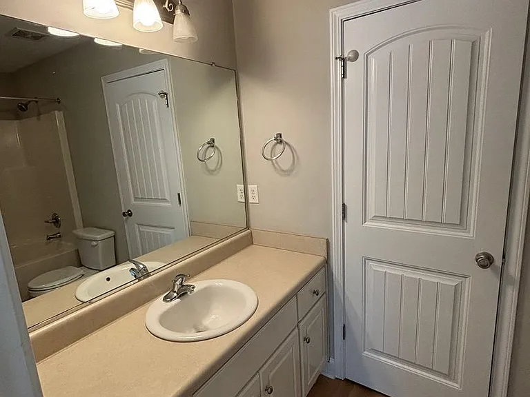 806 Whispering Willow Ct — Photo 3