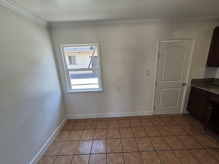 428 N Poplar Ave — Photo 15