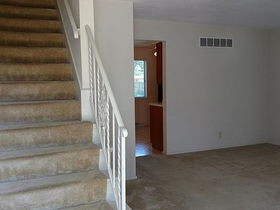 4th image of 1017 W Wilshire Dr #1017