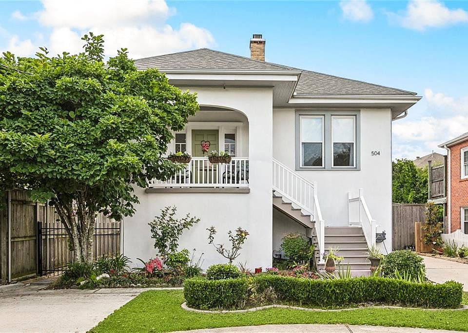 1st image of 504 N Labarre Rd