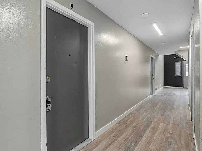 1221 S Park Ave #9 — Photo 16