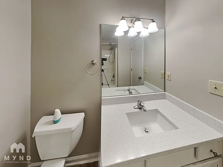 5631 Regency Manor Ct — Photo 19