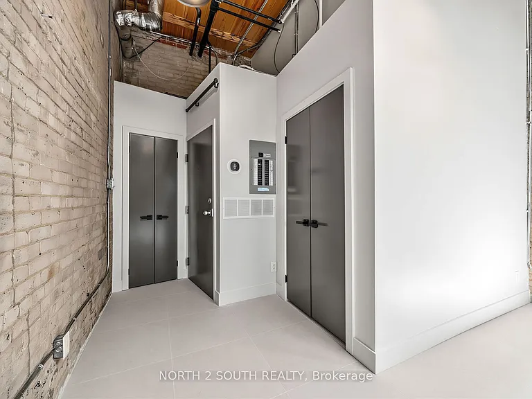 347 Sorauren Ave #123 — Photo 4