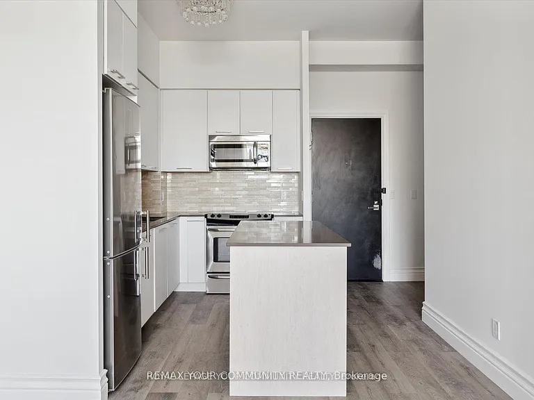 9471 Yonge St #230 — Photo 10