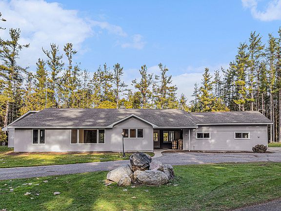 3rd image of 996 Lahaie Rd