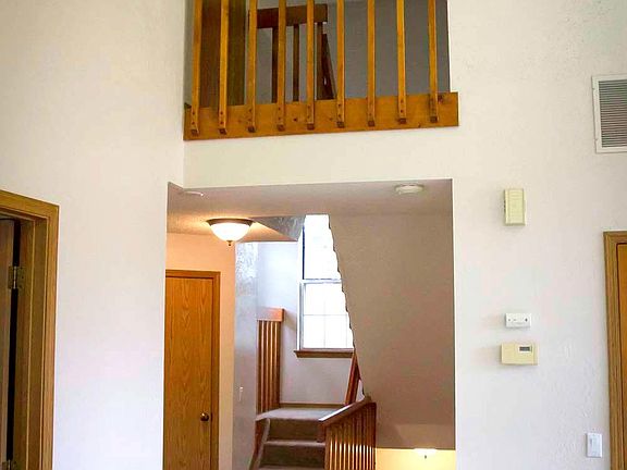 5th image of 2125 Troy Ct