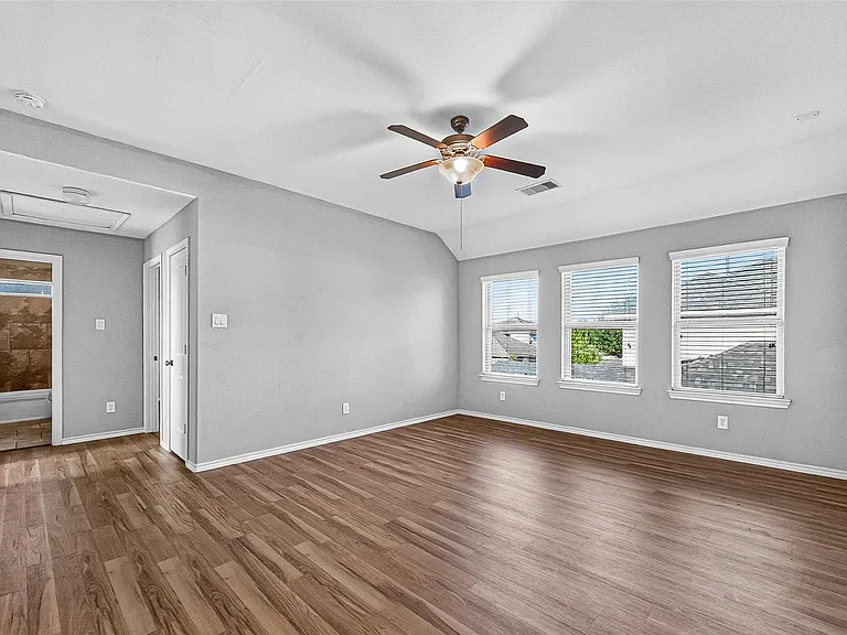 1326 Seagler Pond Ln — Photo 35