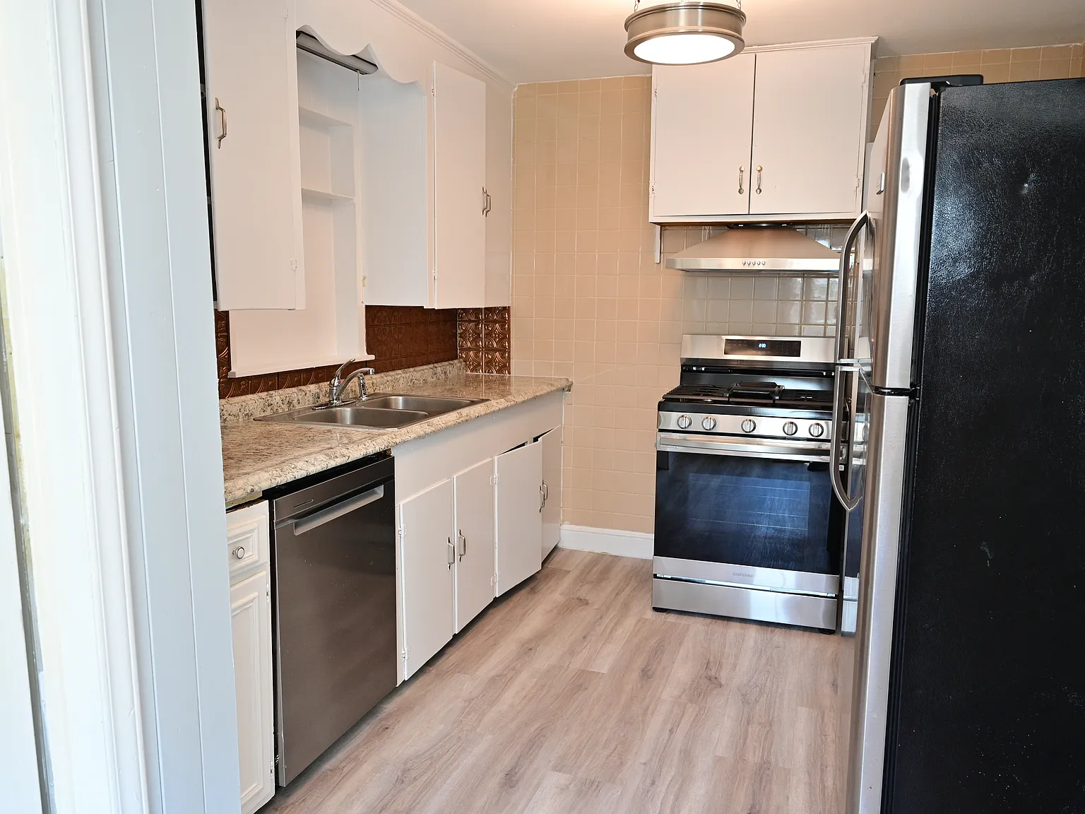 3 bed, 1196 sqft, $1,750 — Photo 4