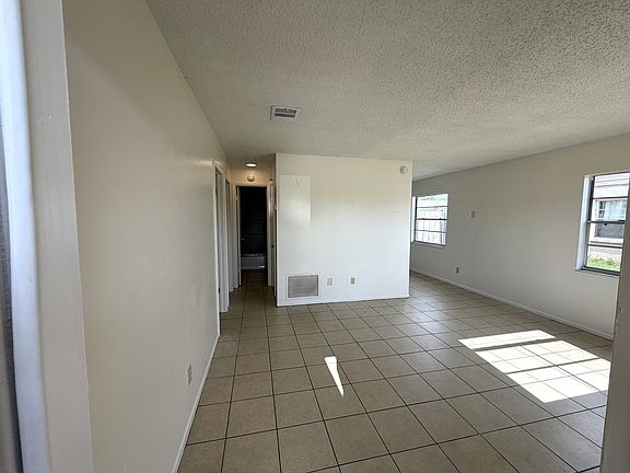 2nd image of 4026-4028 61st St W