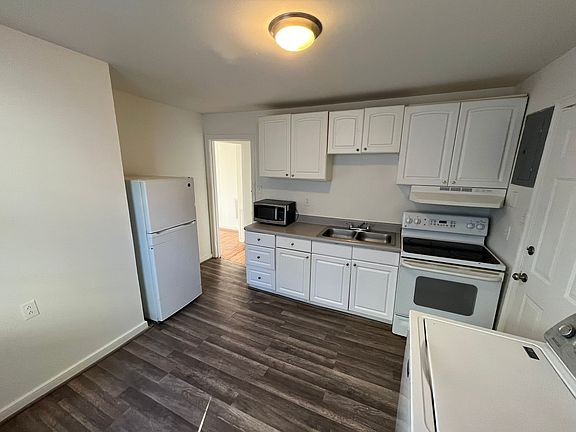 3rd image of 1105 E 15th St