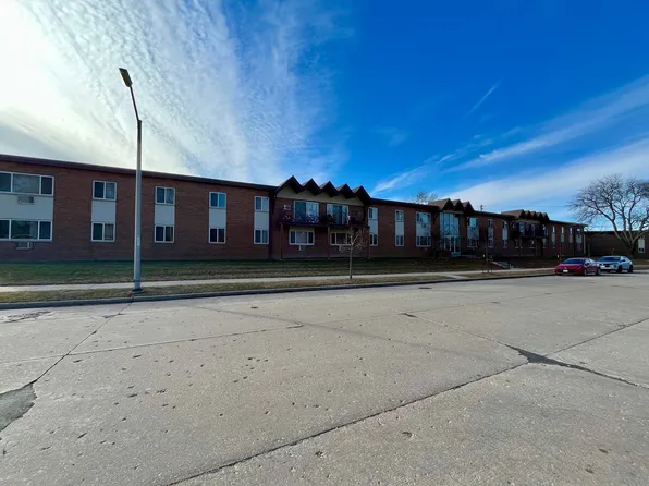 10448 W Montana Ave, 10448 W Montana Ave #202, Milwaukee, WI 53227