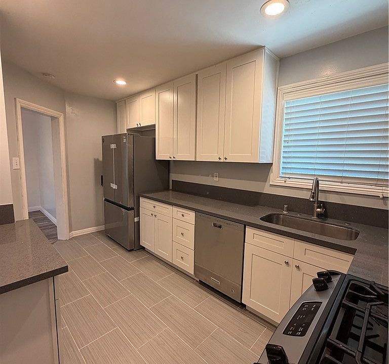 2nd image of 11521 Mines Blvd