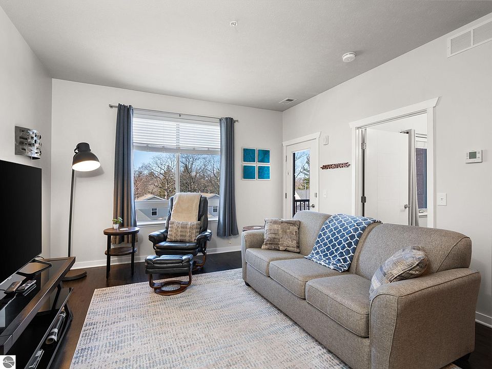 1st image of 630 S Garfield Ave #309