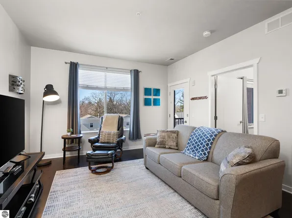 630 S Garfield Ave #309, Traverse City, MI 49686