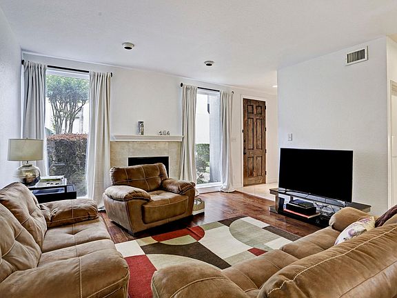 3rd image of 1116 Bering Dr #30