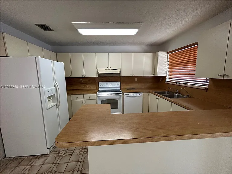 230 NW 51st Ave #230 — Photo 2
