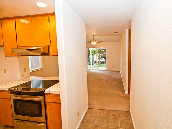 3rd image of 1610 Sun River St