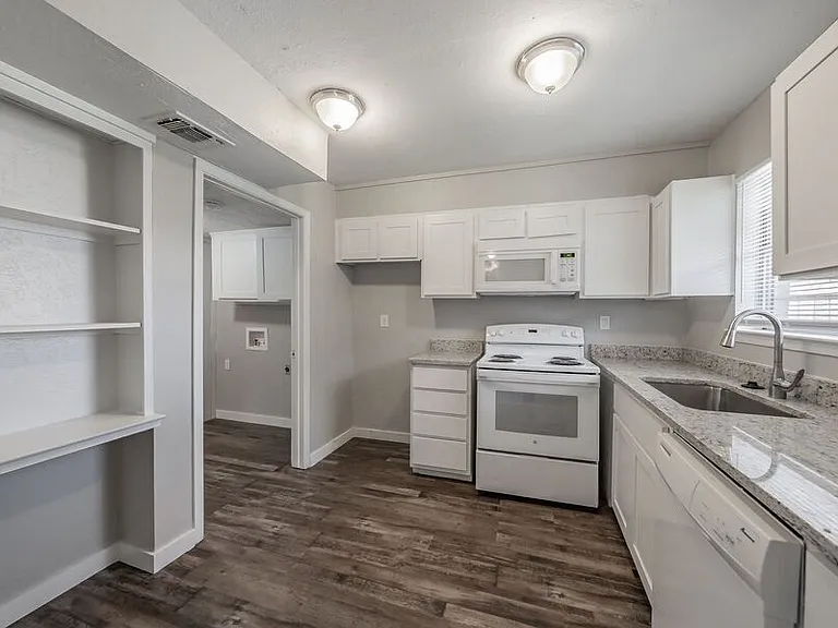 1774 Belshire Ct — Photo 10