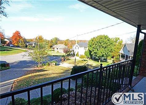 4th image of 406 Mountain View Ct