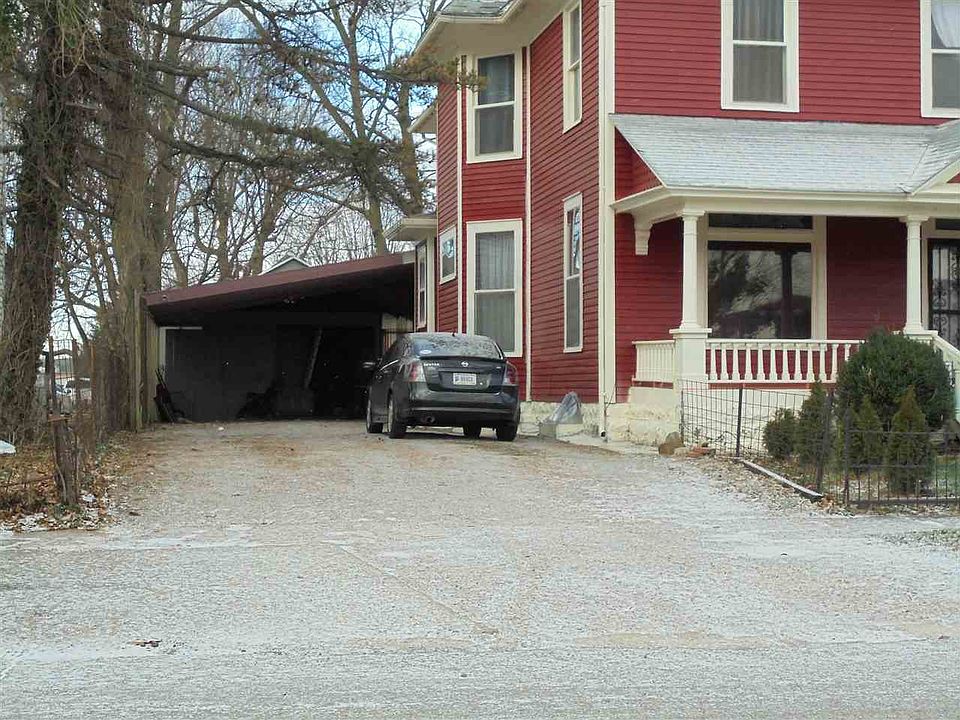 2nd image of 527 Brown St