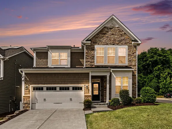 1015 Meadow Pond Dr, Durham, NC 27703