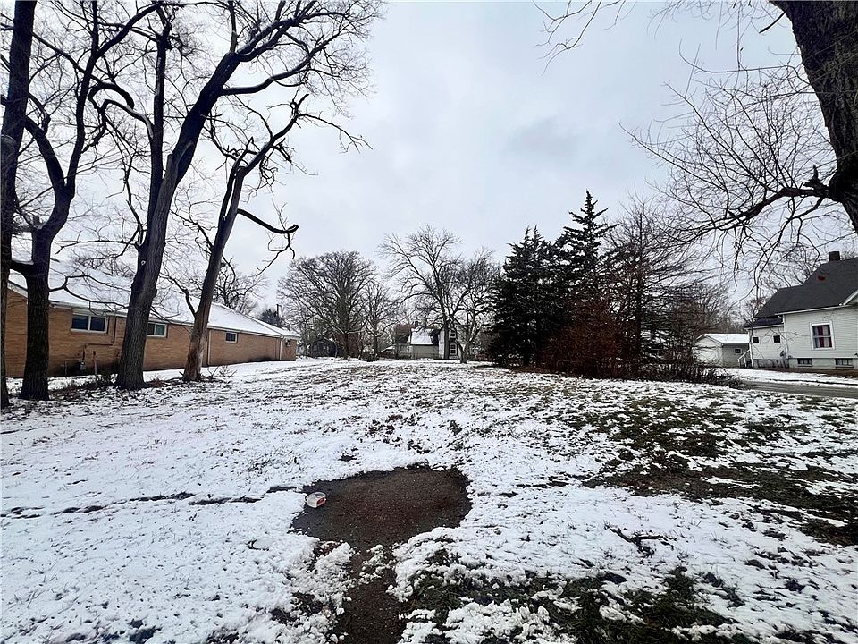 2nd image of 616 Robinson St
