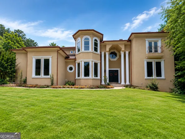 1824 Gateway Dr, Loganville, GA 30052