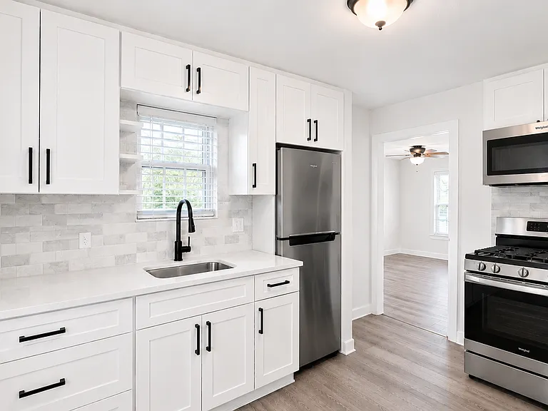 3211 Tom Green St — Photo 5