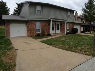 332 Della Dr, Saint Peters, MO 63376