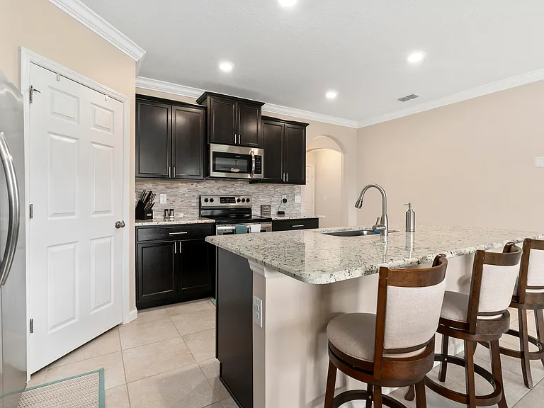 1810 SW Capehart Ave — Photo 11