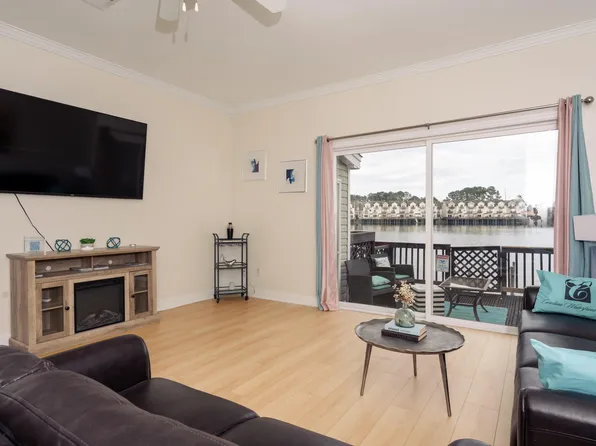 4791 Arco Ln, North Charleston, SC 29418