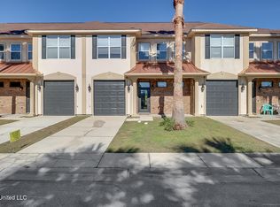 211 Capri Pl, Ocean Springs, MS 39564