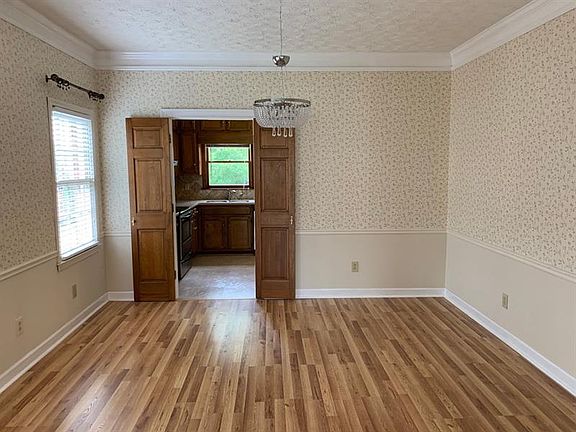 5th image of 2300 Burlington Ln