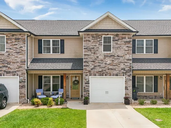 1055 Graystone Ln, Forest, VA 24551