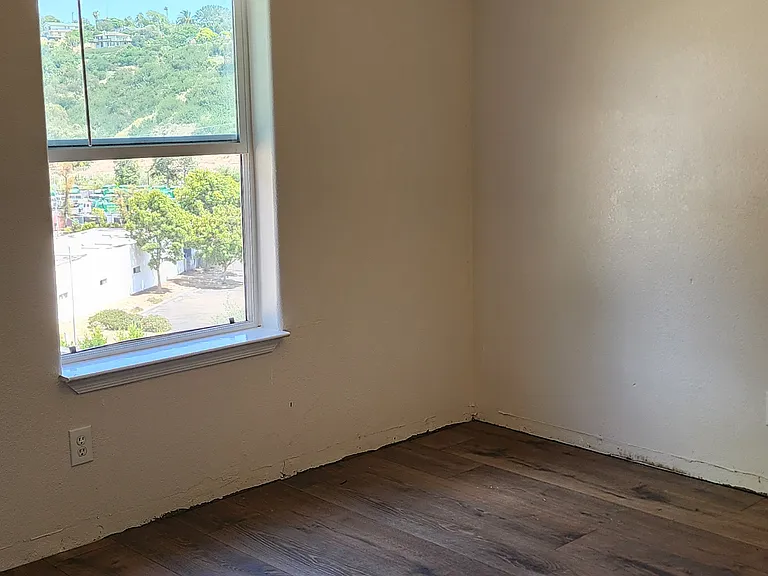 567 Hoover St — Photo 18
