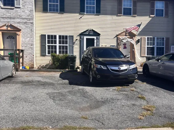 511 Old Forge Dr, Bath, PA 18014