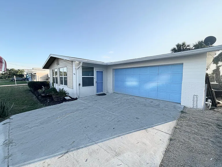 3936 Oriole Ave — Photo 3