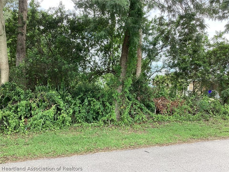 2nd image of 312 Wren Ave