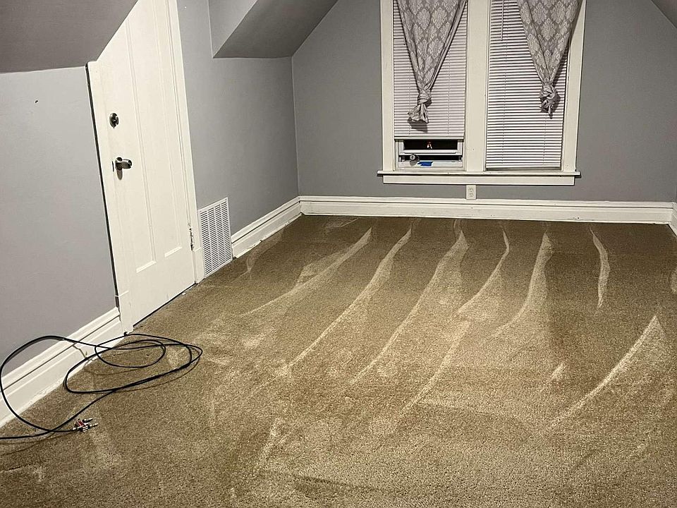 1st image of 4725 W Dickens Ave #2