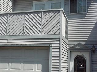 27 Jessica Ct #A, Staten Island, NY 10312