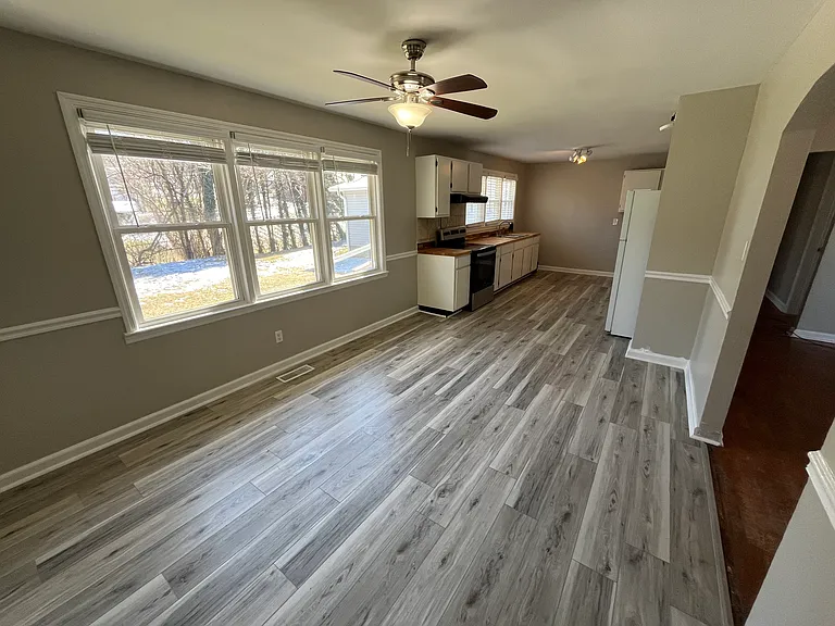 1312 E Harper Ave — Photo 6