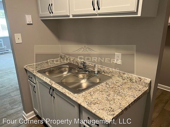 4th image of 3810 Mosby Dr #B
