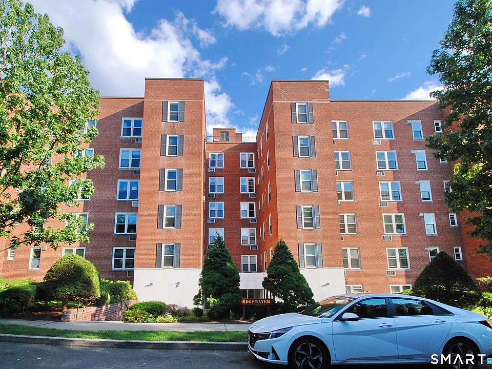 7 4th St #1B