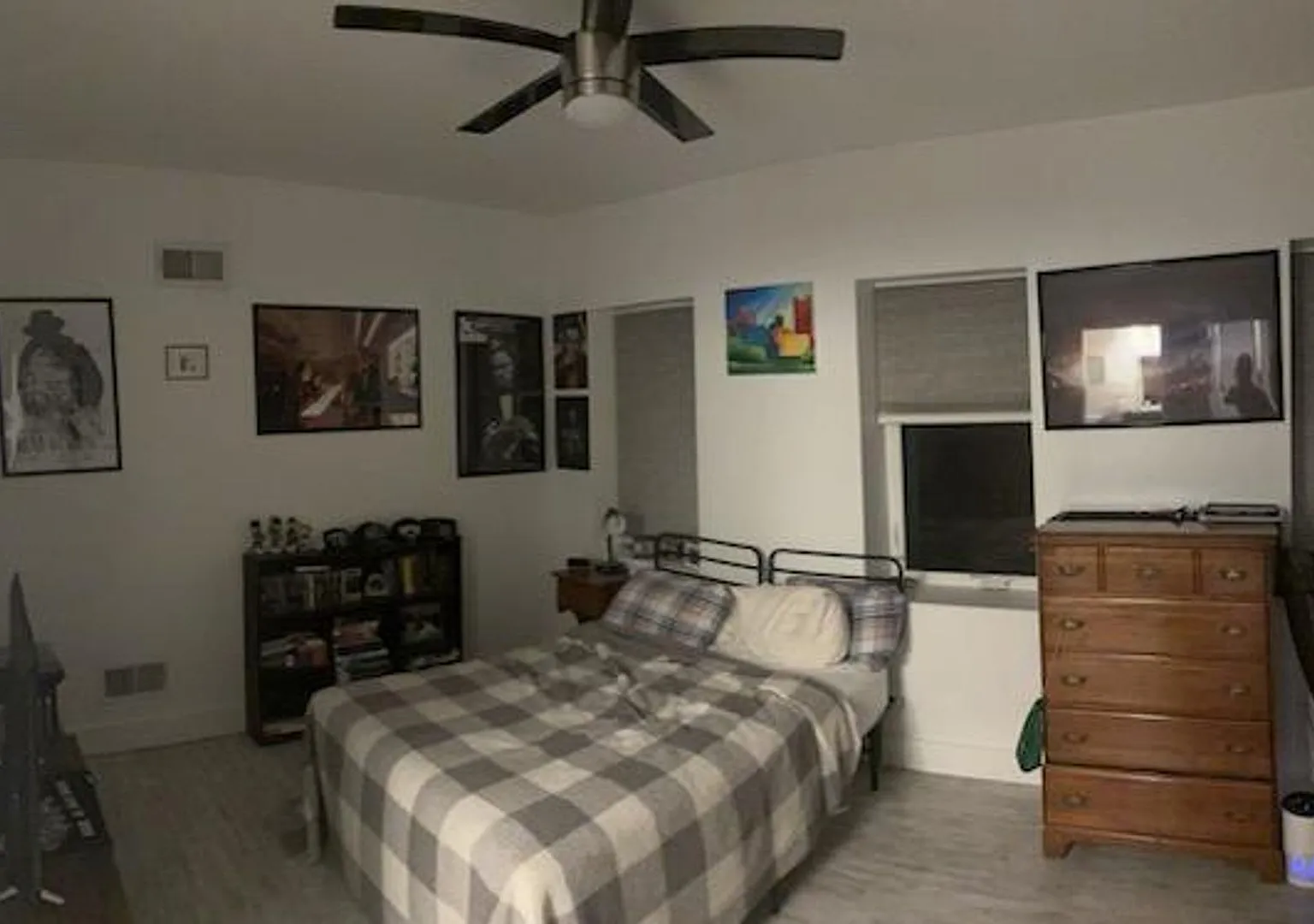 Student Housing - South Side — Photo 4