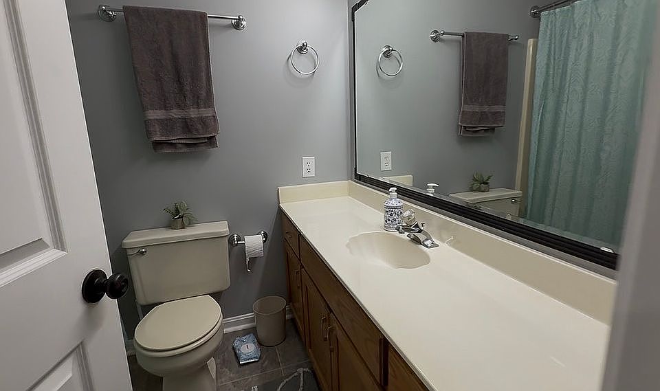 1st image of 136 Harding Dr