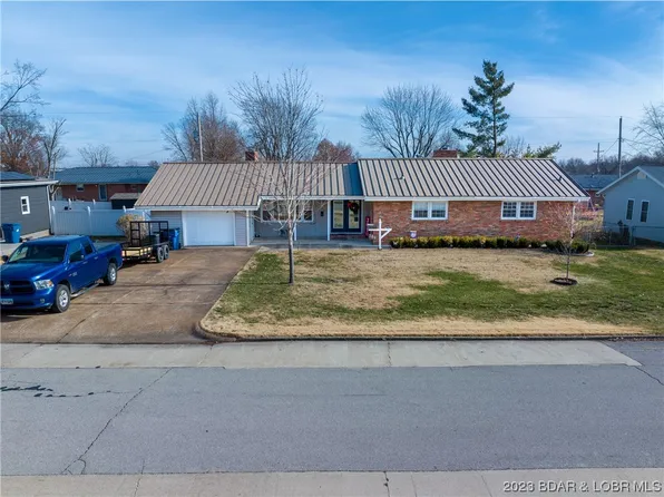 106 Gerhart Ave, Eldon, MO 65026