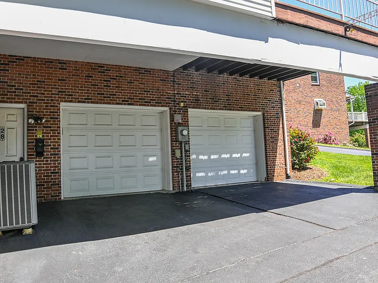112 Barberry Rd #28 — Photo 8
