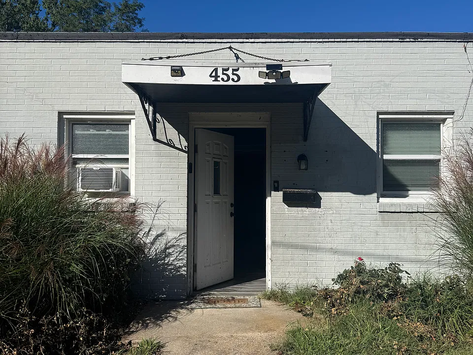 455 Revolution St